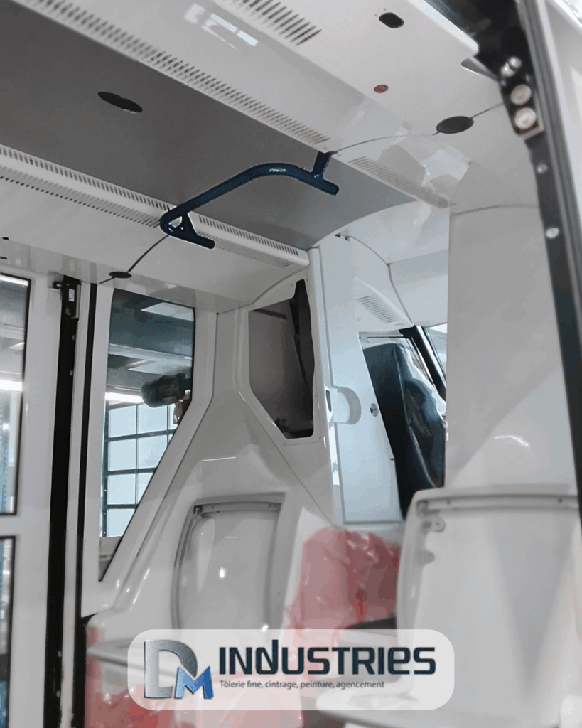 fabrique des rampes de maintien pour trains