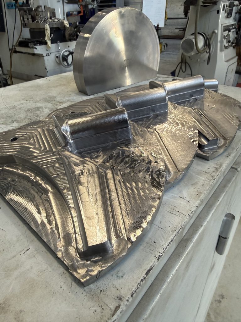 DM industries centre d'usinage 5 axes